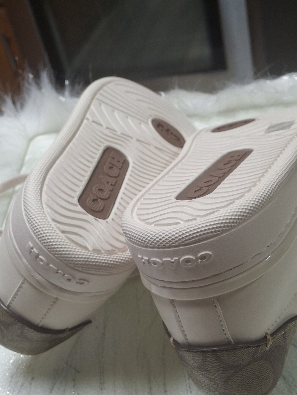Coach Clip Leather Low-Top Lace-Up Sneakers Chalk Khaki Women Size 7 - Picture 16 of 16